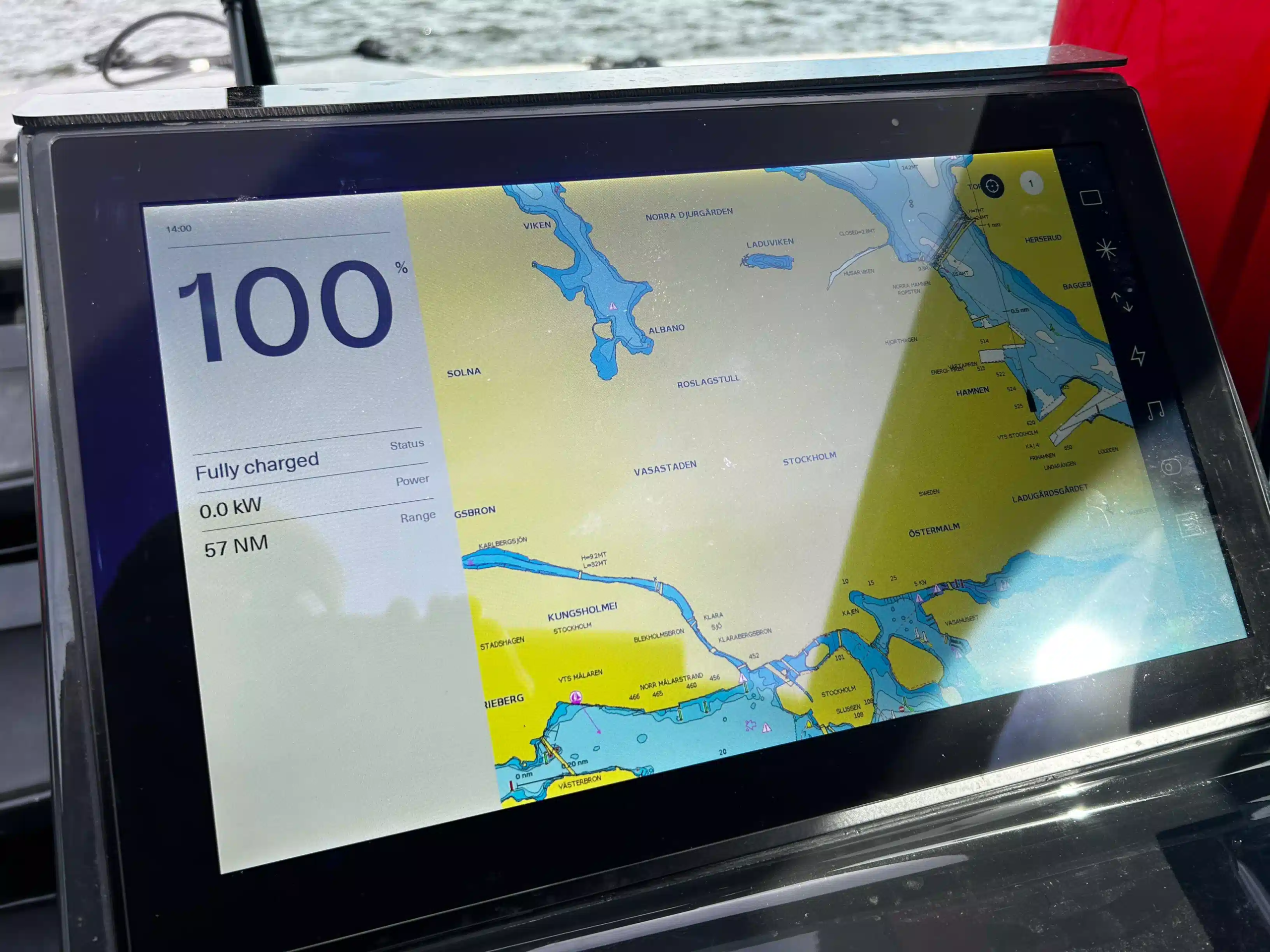 Electric boat charging status